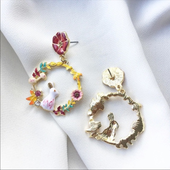 Beautiful Bunny Earrings - Picture 2 of 5